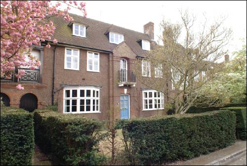 04 Reynolds Close a
